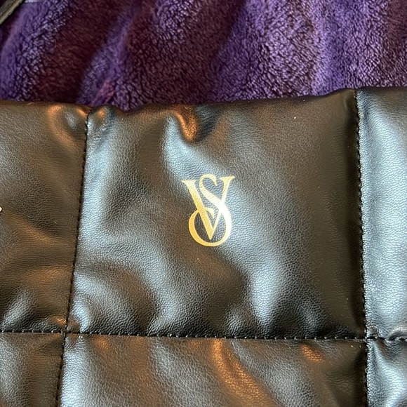 Black puffy Victoria’s Secret tote bag NWT! - Picture 4 of 10
